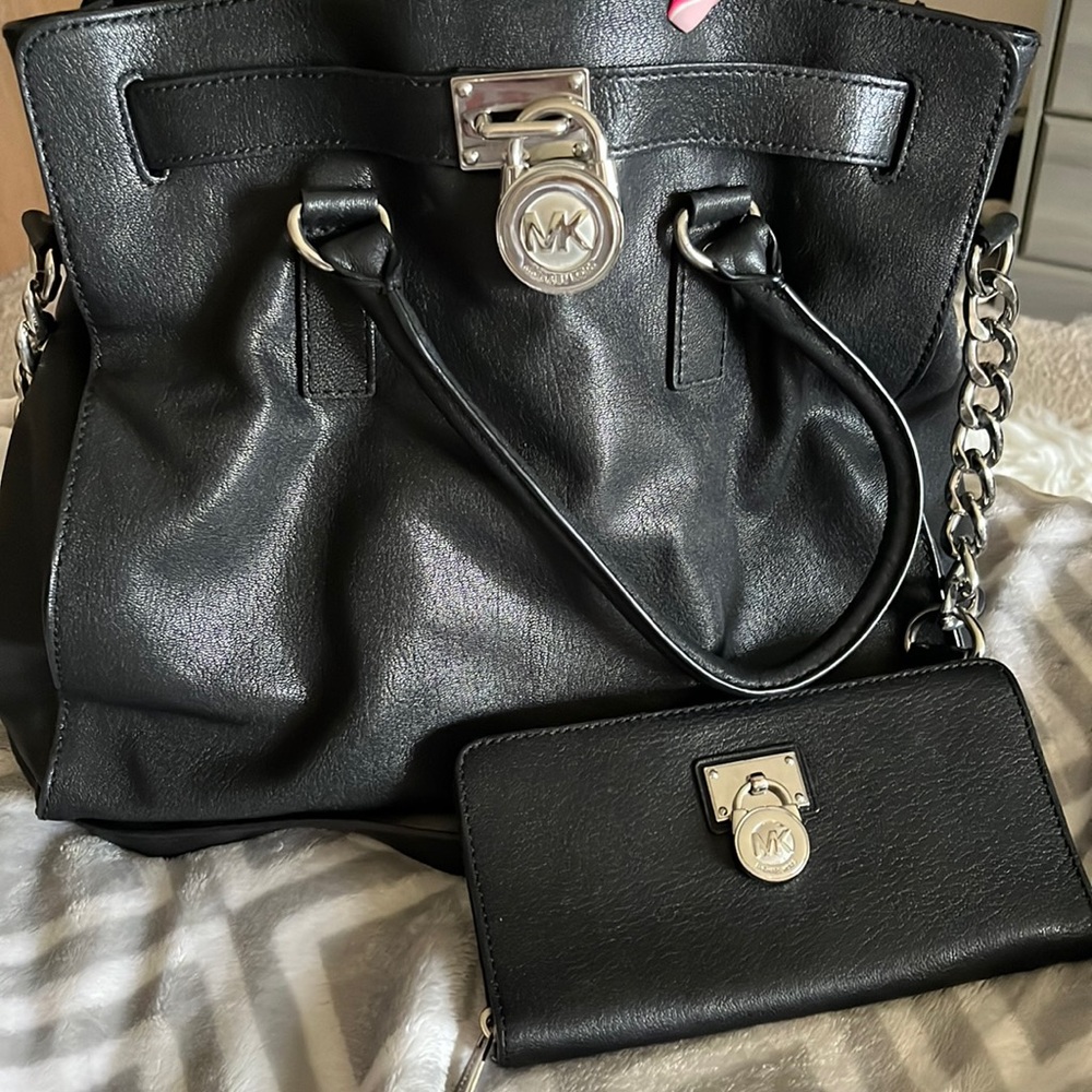 Micheal Kors Hamilton lock tote and wallet